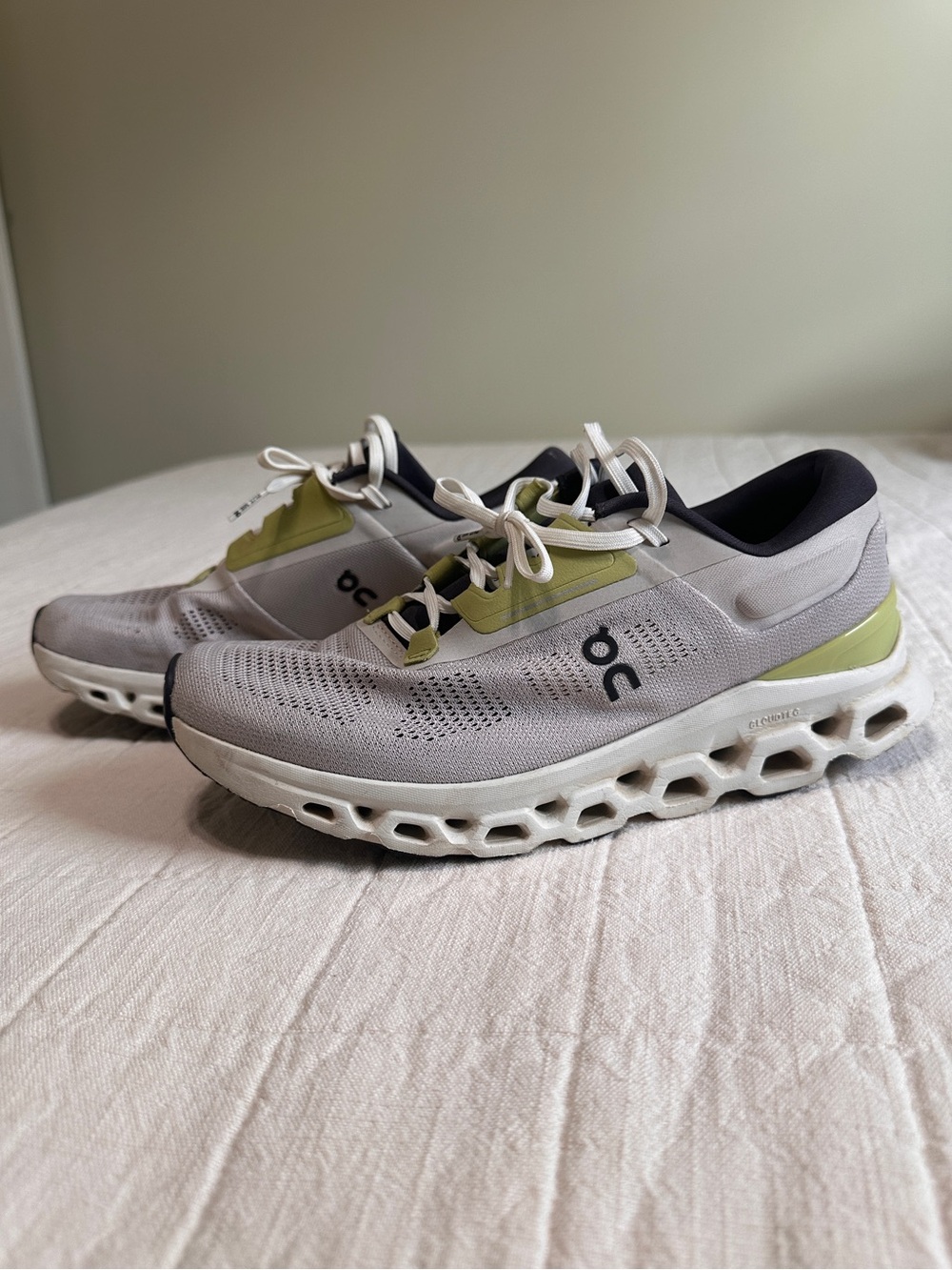 On Running Womens Cloudswift Running Shoes — Light Gray with Olive Green Accents